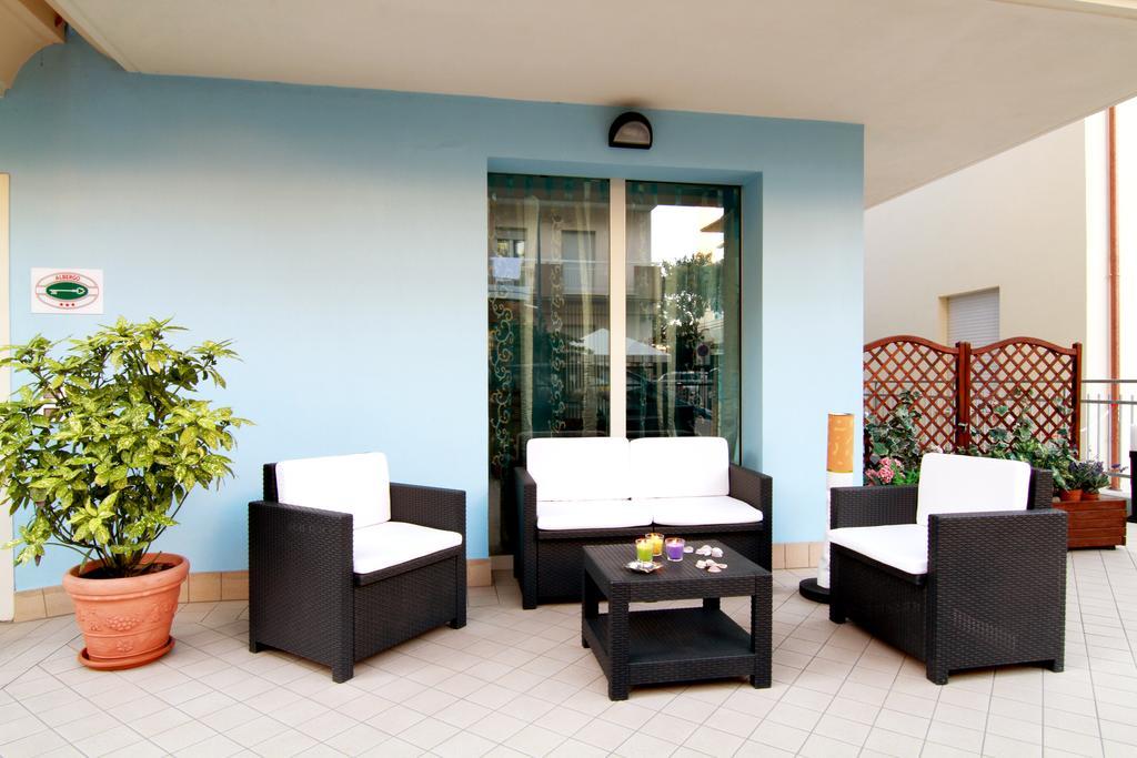 Residence Blu Marine Rímini Exterior foto